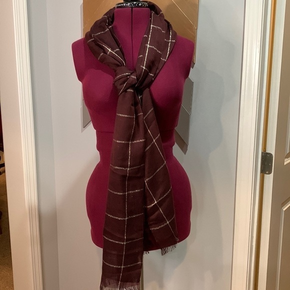 GAP Accessories - Gap Maroon and metallic scarf